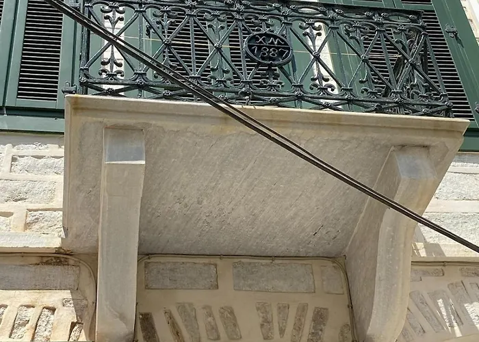 Syra & Hermes Holiday home *