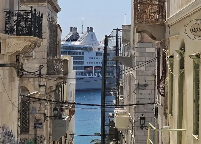 Syra & Hermes * Ermoupoli