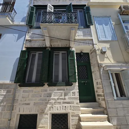 Syra & Hermes Semesterbostad *